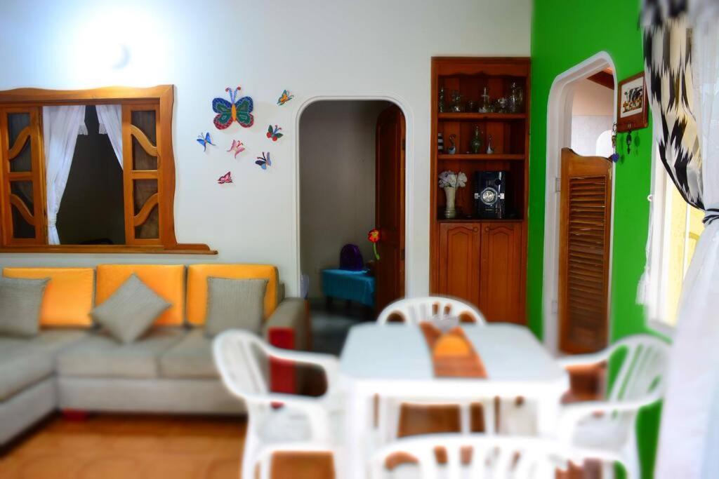 Casa Familiar Y Agradable, Parqueadero Y Bbq Hébergement de vacances Armenia (Quindio)